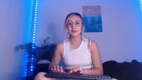 Snapshot of gabb_rioss chatting on 01-15-25, 12:30 Gabriela online show from 01-15-25, 12:30