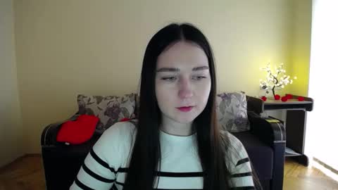 Snapshot of gabby_di chatting on 04-28-26, 09:36 Jaklin online show from 04-28-26, 09:36