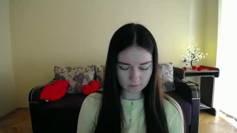 Snapshot of gabby_di chatting on 05-06-26, 07:46 Jaklin online show from 05-06-26, 07:46