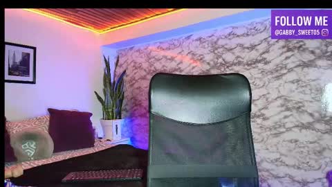 Gabby Sweet online show from 11-23-25, 02:00