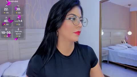 Snapshot of gabbyyowen_ chatting on 12-15-25, 11:58 Gabby online show from 12-15-25, 11:58