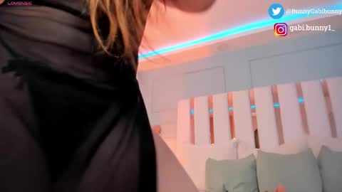 Gabi  online show from 05-25-26, 05:30