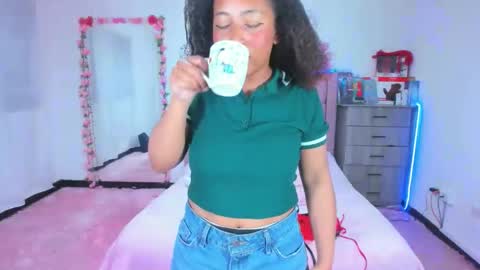 gabi_jhons_23 online show from 09-24-25, 10:51