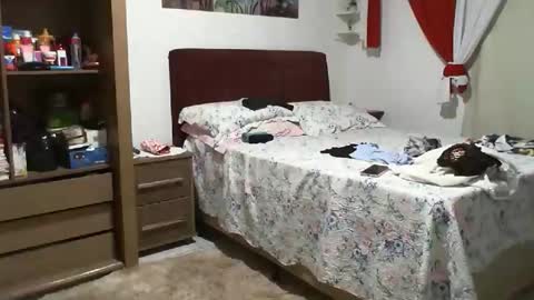 gaby  layla online show from 04-01-26, 10:18