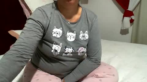Snapshot of gabibrasil chatting on 07-16-26, 11:44 gaby layla online show from 07-16-26, 11:44