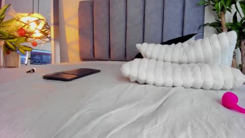 Snapshot of gabriela__gomez chatting on 10-26-25, 02:23 Carolina online show from 10-26-25, 02:23