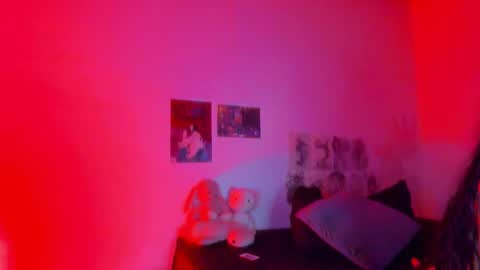 Snapshot of gabriela_bunny chatting on 10-14-25, 02:40 Gabriela online show from 10-14-25, 02:40
