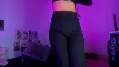 Snapshot of gabriela_bunny chatting on 10-20-25, 05:35 Gabriela online show from 10-20-25, 05:35
