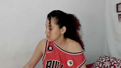 Snapshot of gabriela_duarte chatting on 02-03-25, 05:18 Gabi online show from 02-03-25, 05:18