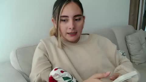 Gabriela Miller online show from 10-23-25, 07:01