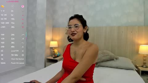 Snapshot of gabriela_vargas chatting on 10-20-25, 03:40 Gabriela Vargas online show from 10-20-25, 03:40