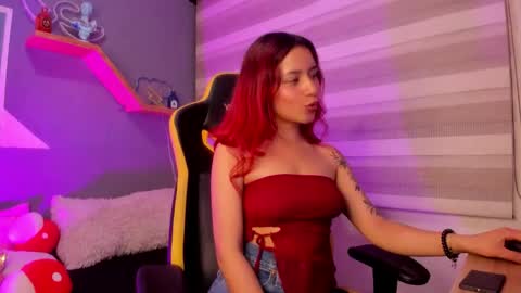 Snapshot of gabrielaa_castro chatting on 11-11-25, 11:05 gabi online show from 11-11-25, 11:05