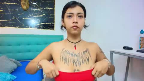 Snapshot of gabrielacortez chatting on 11-05-25, 01:00 GABRIELA online show from 11-05-25, 01:00