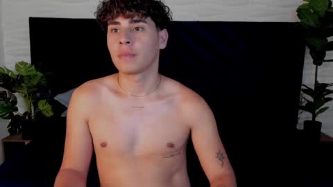 gabriell_ramirez_ online show from 02-11-25, 09:53