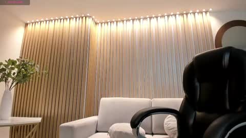 Gabriella Lee online show from 04-18-26, 03:10