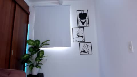 Snapshot of gaby_girl chatting on 02-14-25, 09:53 online show from 02-14-25, 09:53