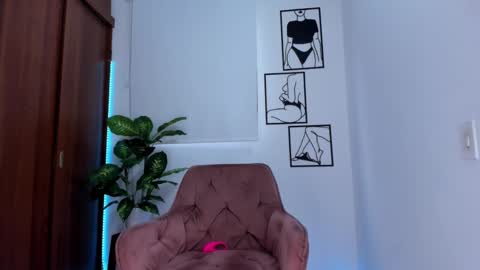 Snapshot of gaby_girl chatting on 02-17-25, 09:08 online show from 02-17-25, 09:08