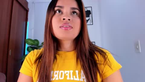 Snapshot of gaby_girl chatting on 03-05-25, 08:21 online show from 03-05-25, 08:21