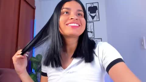 Snapshot of gaby_girl chatting on 10-14-25, 08:31 online show from 10-14-25, 08:31