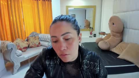 Snapshot of gaby_trent chatting on 09-23-25, 02:09 gabriela online show from 09-23-25, 02:09