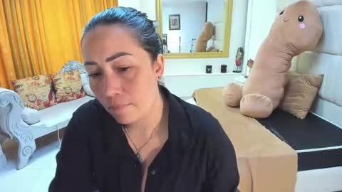 Snapshot of gaby_trent chatting on 10-06-25, 04:37 gabriela online show from 10-06-25, 04:37