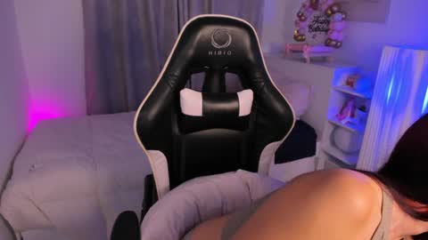 Gabriela online show from 04-06-26, 04:08