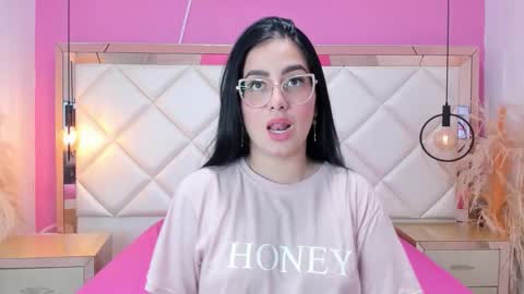 Snapshot of gabyjhons chatting on 12-15-25, 03:27 gabyjhons online show from 12-15-25, 03:27