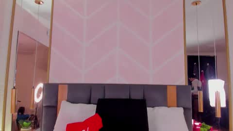 Gaby online show from 12-20-25, 07:54