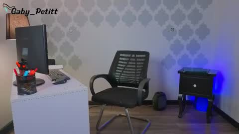 Snapshot of gabypetit chatting on 06-10-26, 08:41 Gaby online show from 06-10-26, 08:41