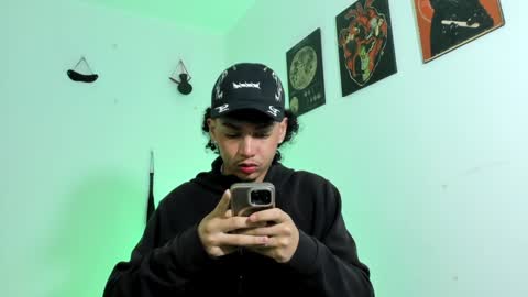 Gael Conner online show from 12-27-24, 03:53