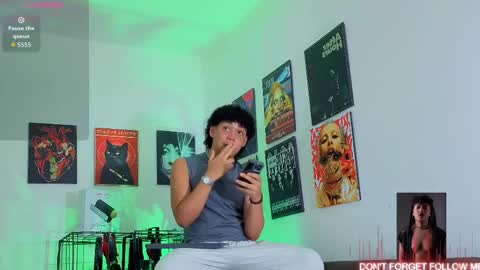 Gael Conner online show from 09-18-25, 02:02