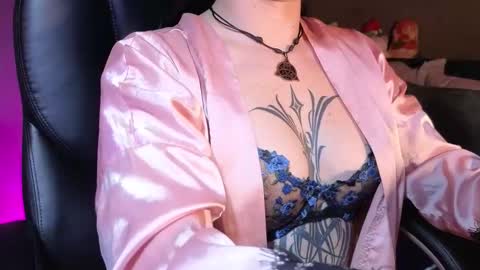 Snapshot of gaia_joness chatting on 11-27-25, 01:51 gaia_joness online show from 11-27-25, 01:51