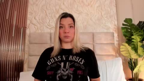 Snapshot of gaia_stonne chatting on 06-08-26, 01:11 gaia_stonne online show from 06-08-26, 01:11