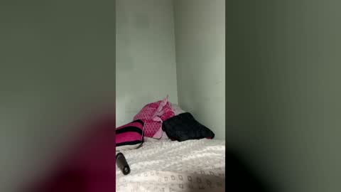 Snapshot of galaxxyrose chatting on 07-17-26, 06:42 GalaxxyRose online show from 07-17-26, 06:42