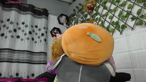 Snapshot of galeanobigcock chatting on 01-08-25, 01:21 darling online show from 01-08-25, 01:21