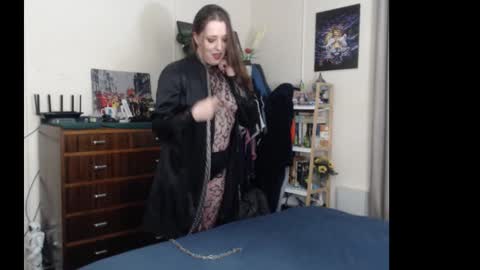 HOT  online show from 10-25-25, 10:34