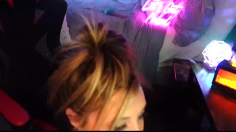 Snapshot of garagesex22 chatting on 12-21-24, 10:17 Jenna - be back MONDAY night. online show from 12-21-24, 10:17