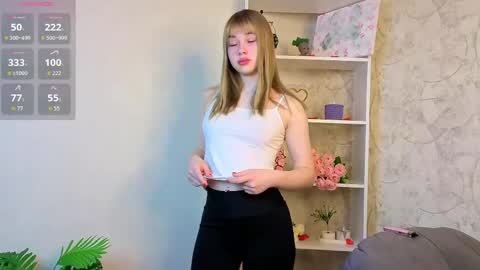 Violla online show from 04-14-26, 04:46