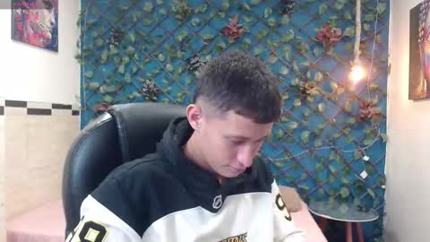 garuo_18 online show from 11-14-25, 03:49