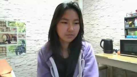 Snapshot of garybusta chatting on 11-12-25, 11:43 Amelia online show from 11-12-25, 11:43