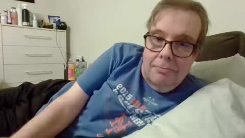 Snapshot of garyg930 chatting on 01-08-25, 02:14 Gary online show from 01-08-25, 02:14