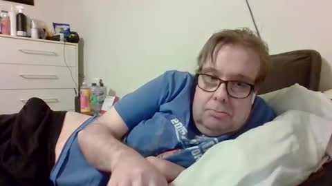 Snapshot of garyg930 chatting on 01-08-25, 08:27 Gary online show from 01-08-25, 08:27