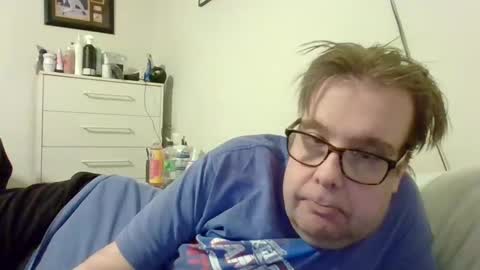 Snapshot of garyg930 chatting on 01-12-25, 12:28 Gary online show from 01-12-25, 12:28