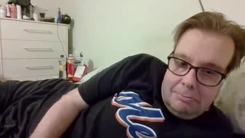 Snapshot of garyg930 chatting on 02-28-25, 01:37 Gary online show from 02-28-25, 01:37