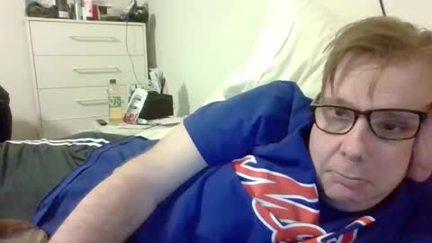 Snapshot of garyg930 chatting on 09-09-25, 02:55 Gary online show from 09-09-25, 02:55