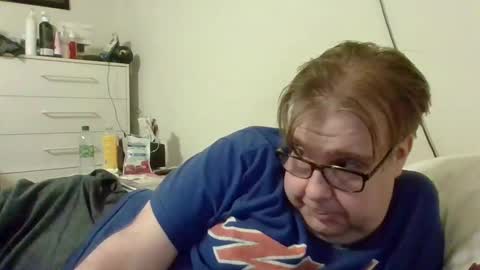 Snapshot of garyg930 chatting on 09-28-25, 01:55 Gary online show from 09-28-25, 01:55