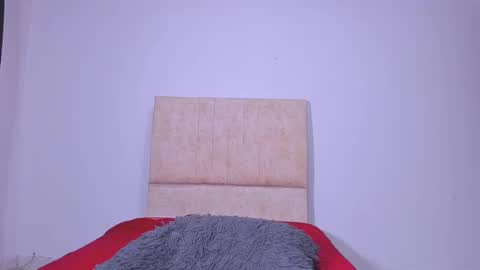 gatita13333321 online show from 02-17-25, 12:43