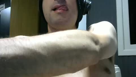 Snapshot of gauchors21 chatting on 01-05-25, 03:00 gauchors21 online show from 01-05-25, 03:00