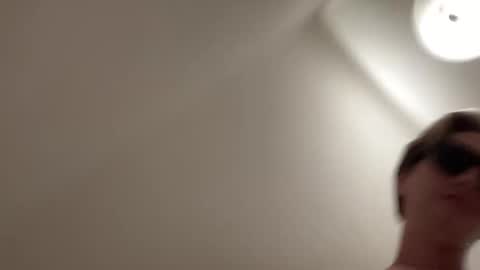 Snapshot of gavinnumbers chatting on 10-18-25, 02:03 gavinnumbers online show from 10-18-25, 02:03