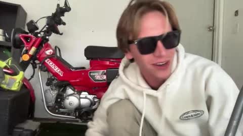 Snapshot of gavinnumbers chatting on 11-09-25, 10:30 gavinnumbers online show from 11-09-25, 10:30